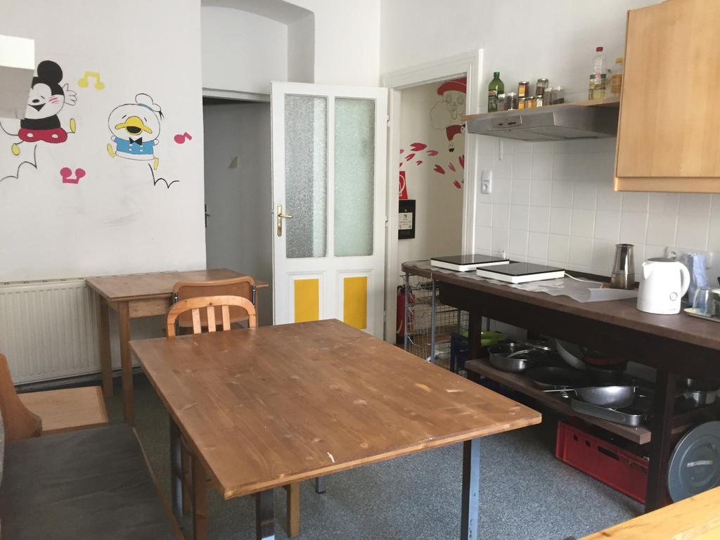 Chichilli Hostel Vienna Luaran gambar