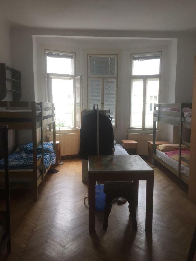 Chichilli Hostel Vienna Luaran gambar