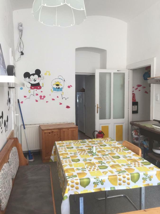 Chichilli Hostel Vienna Luaran gambar