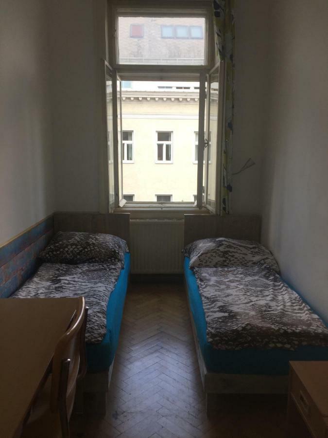 Chichilli Hostel Vienna Luaran gambar